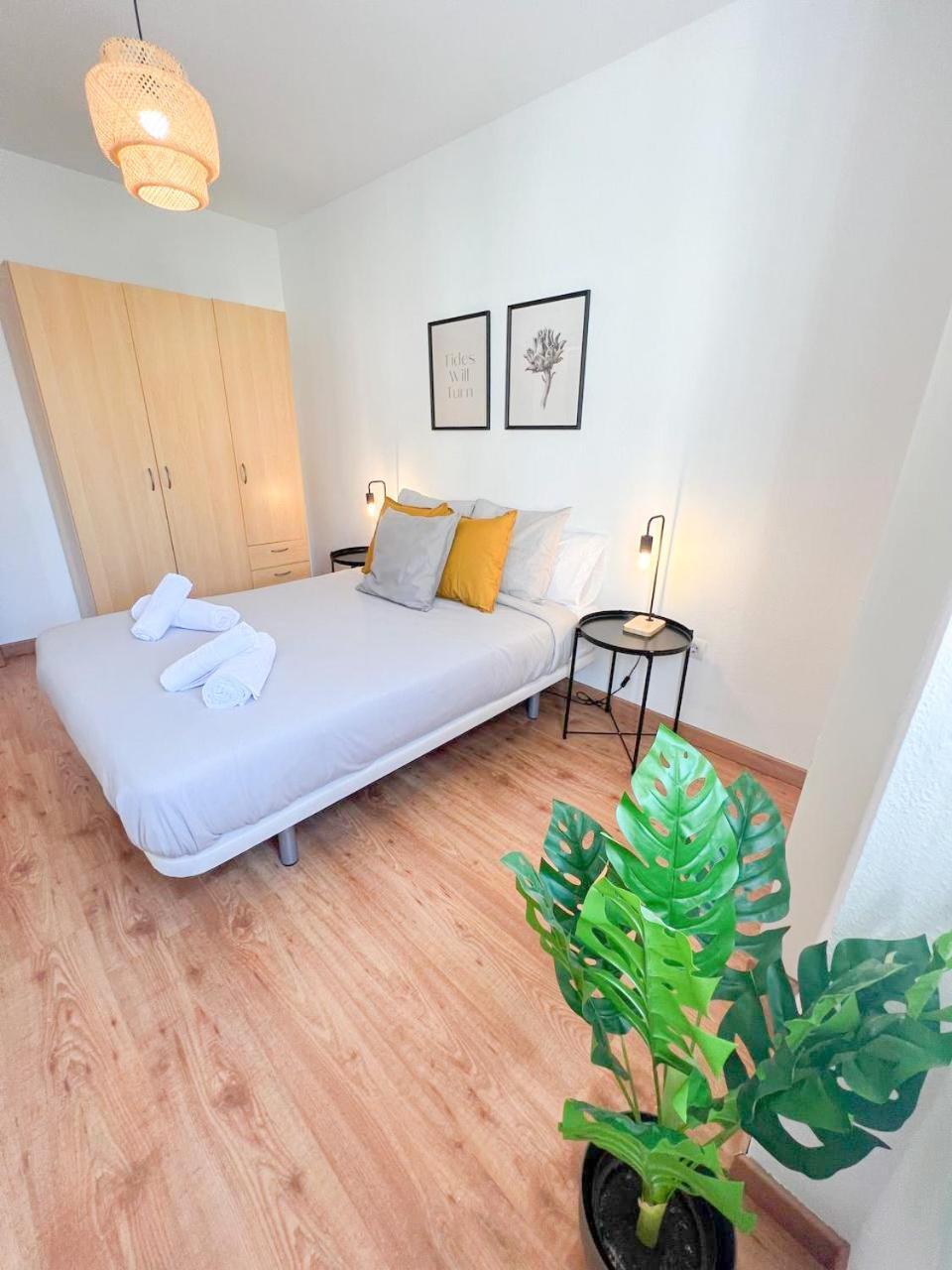 Large & Cozy Centrally Apartment Torremolinos Exterior foto