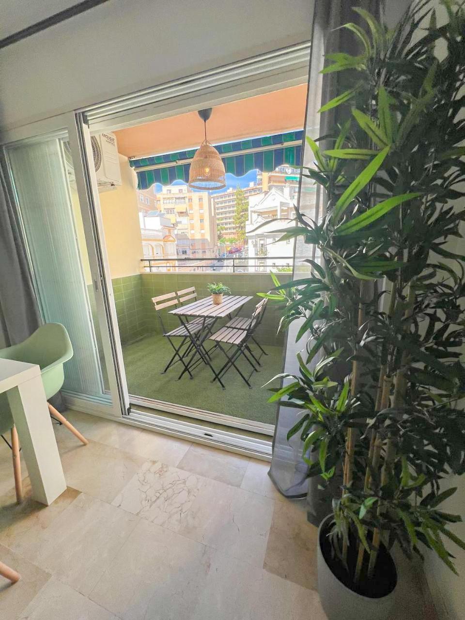 Large & Cozy Centrally Apartment Torremolinos Exterior foto