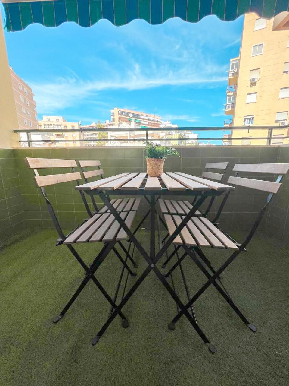 Large & Cozy Centrally Apartment Torremolinos Exterior foto